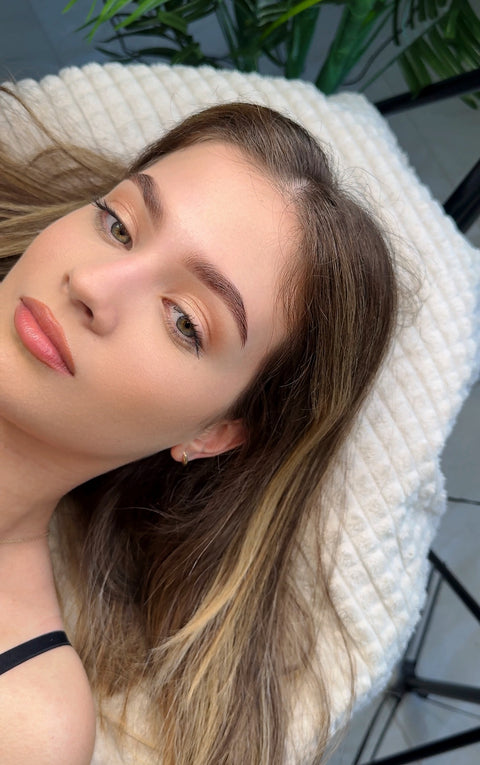 Cursul 2 în 1: Tehnica Airbrush Brows și Tehnica de colorare cu vopsea Hybrid